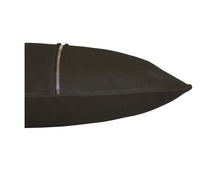 Afbeelding in Gallery-weergave laden, Overseas kussen zwart gouden rits 40x60cm
